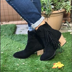 BLACK FAUX SUEDE FRINGE BOOTS